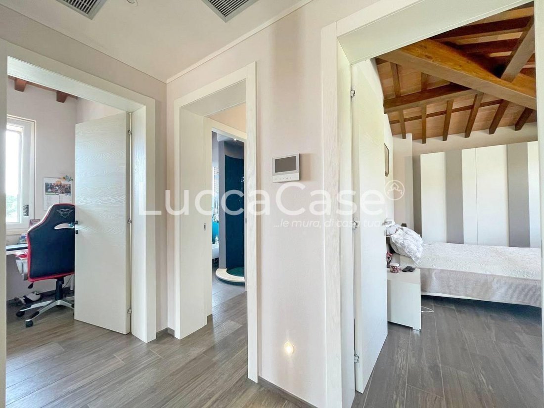 Villa in Center, Capannori, Tuscany 2 - 15757205