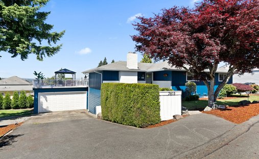 House in Newcastle, Washington, United States 1