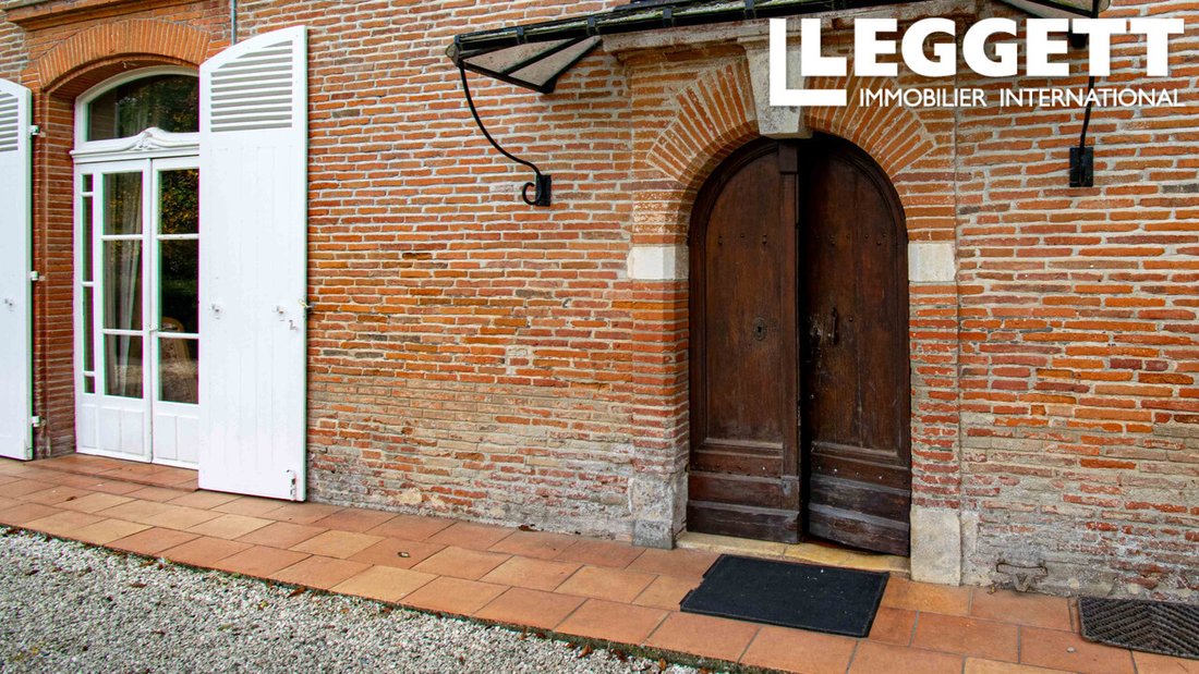 A Toulouse Castle’s Whisper: 250m² of Timeless Grandeur & Boundless Promise