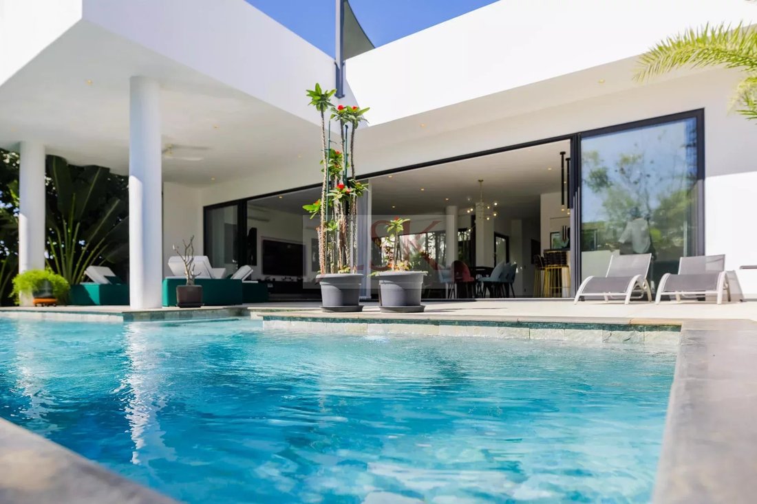 Villa in Cap Malheureux, Rivière du Rempart District, Mauritius 1 - 12910226