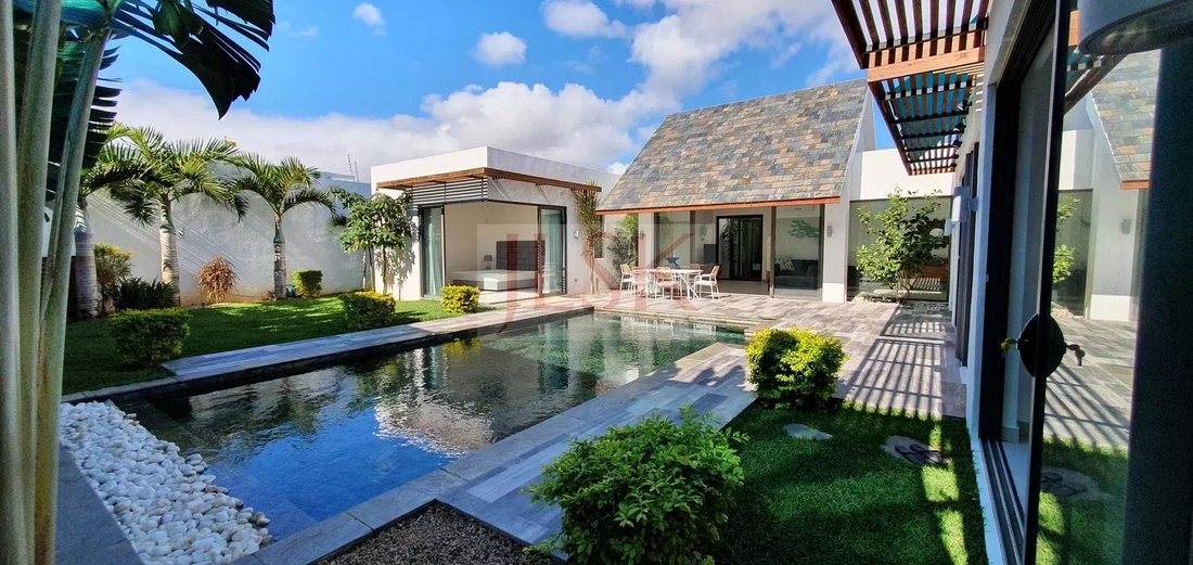 Villa in Grand Baie, Rivière du Rempart District, Mauritius 1 - 12889273