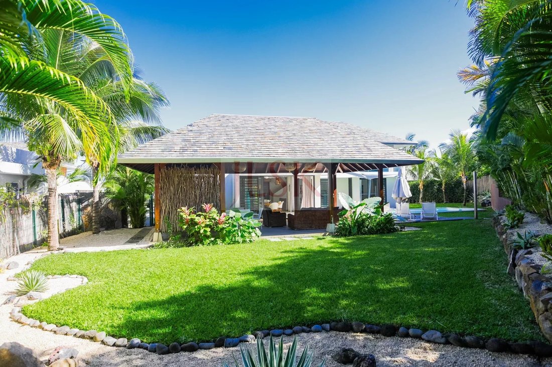 Villa in Black River, Rivière Noire District, Mauritius 2 - 13039723
