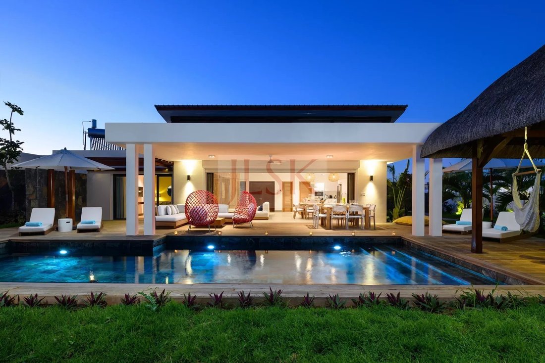 Villa in Grand Baie, Rivière du Rempart District, Mauritius 1 - 15021290