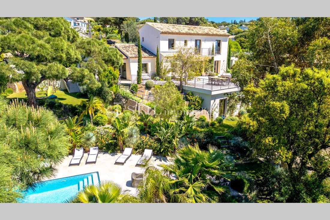 Villa in Ville-Les Saquedes-Le Bouillonnet, Sainte-Maxime, France 1 - 15757288