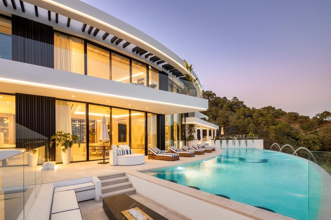 Villa in La Zagaleta, Benahavis, Andalusia 1 - 15756104