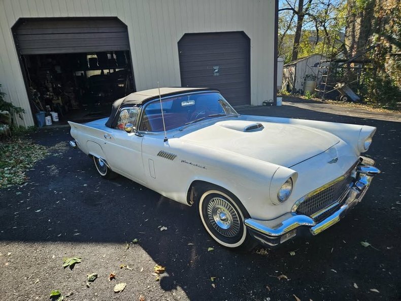 Cabriolet in Glendale, United States 2 - 15759628
