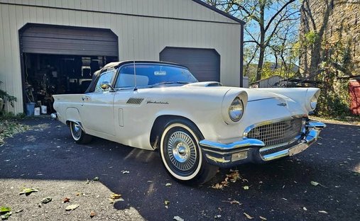 1957 Ford Thunderbird Convertible in Glendale, United States 1