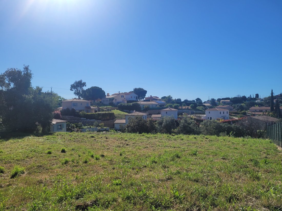 Land in Saint-Laurent-du-Var, Provence-Alpes-Côte d'Azur, France 2 - 15756384