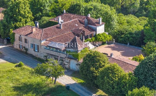 Estate in Brantome, Brantome en Perigord, France 1