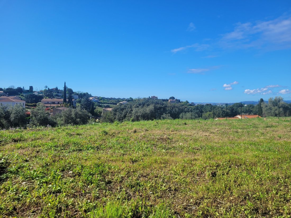 Land in Saint-Laurent-du-Var, Provence-Alpes-Côte d'Azur, France 1 - 15756384