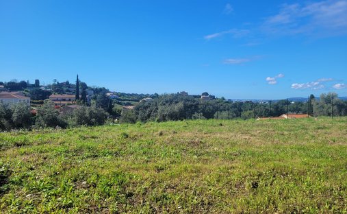 Land in Saint-Laurent-du-Var, Provence-Alpes-Côte d'Azur, France 1