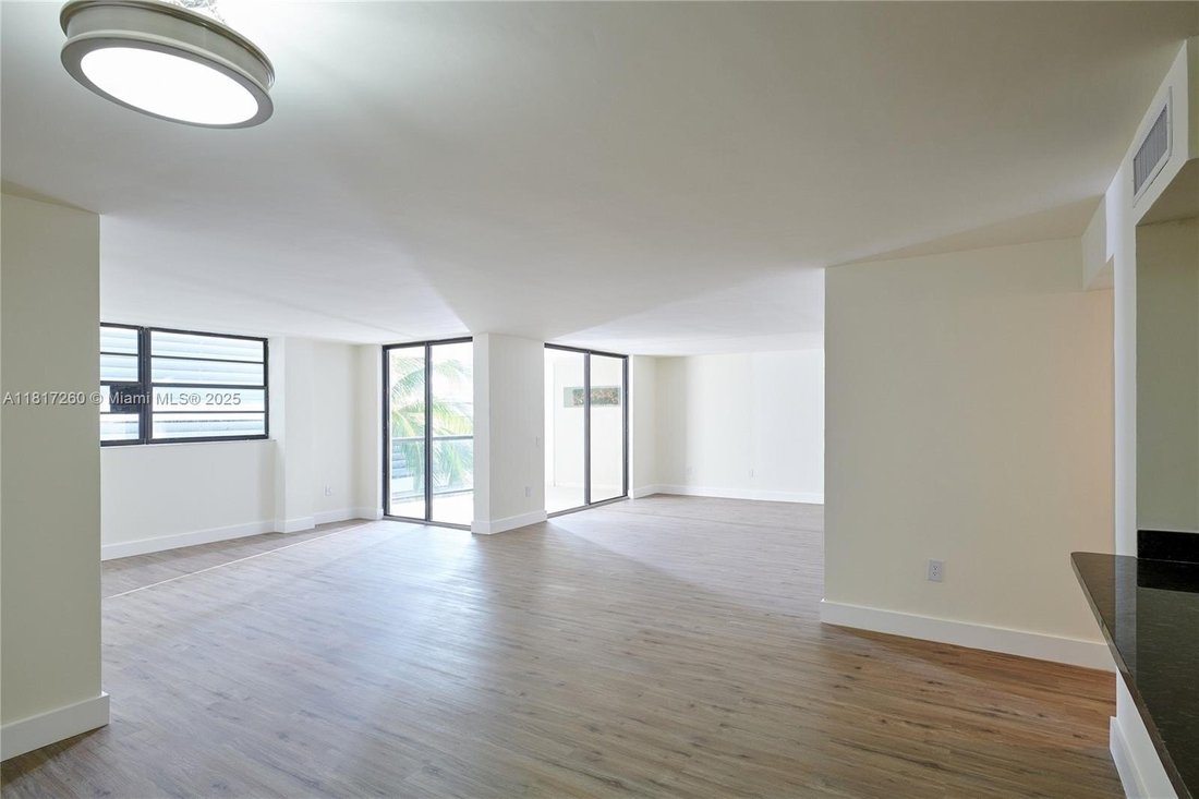 Condo in Miami Beach, Florida, United States 5 - 15758754