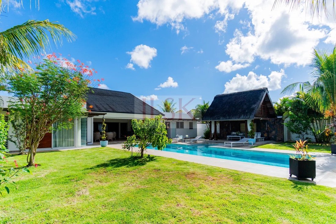 Villa in Grand Baie, Rivière du Rempart District, Mauritius 2 - 15122554