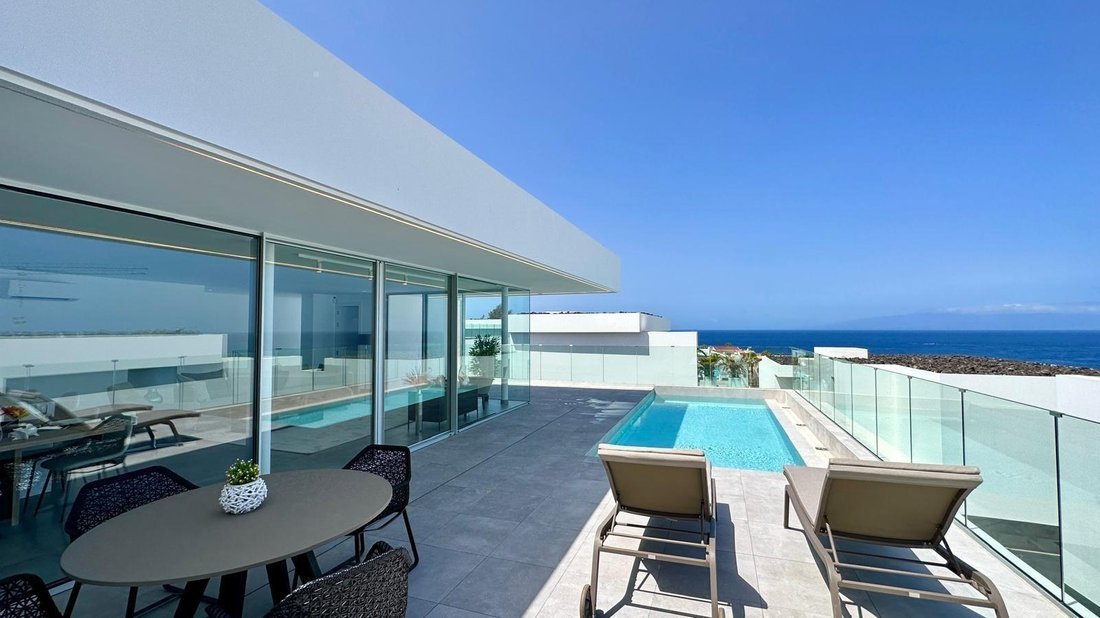 Villa in Callao Salvaje, Adeje, Canary Islands 1 - 15759574