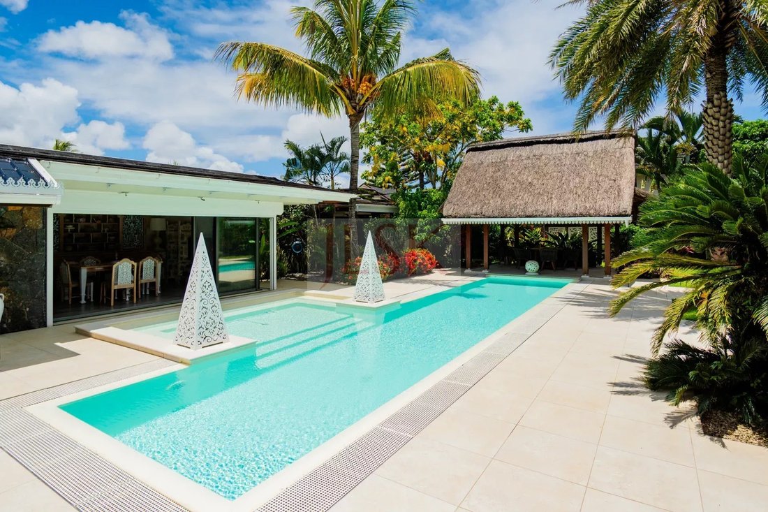 Villa in Grand Baie, Rivière du Rempart District, Mauritius 1 - 15420140