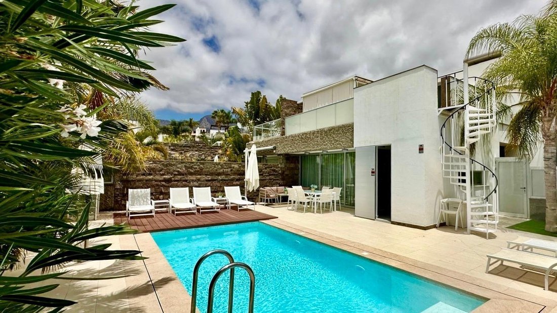 House in Costa Adeje, Adeje, Canary Islands 2 - 15759570