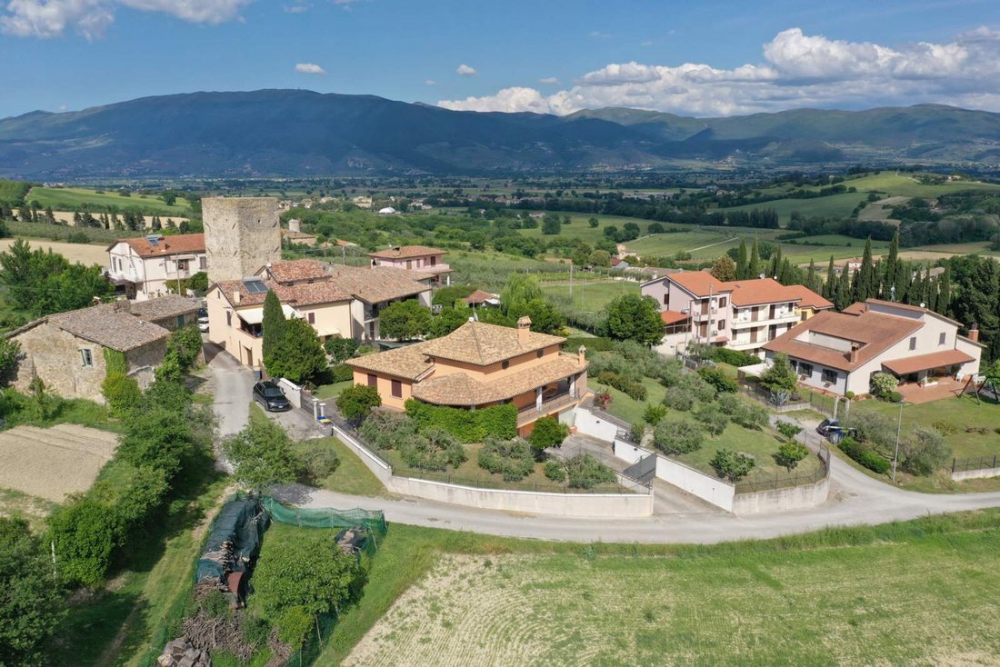 Villa in Montefalco, Umbria, Italy 5 - 15759846