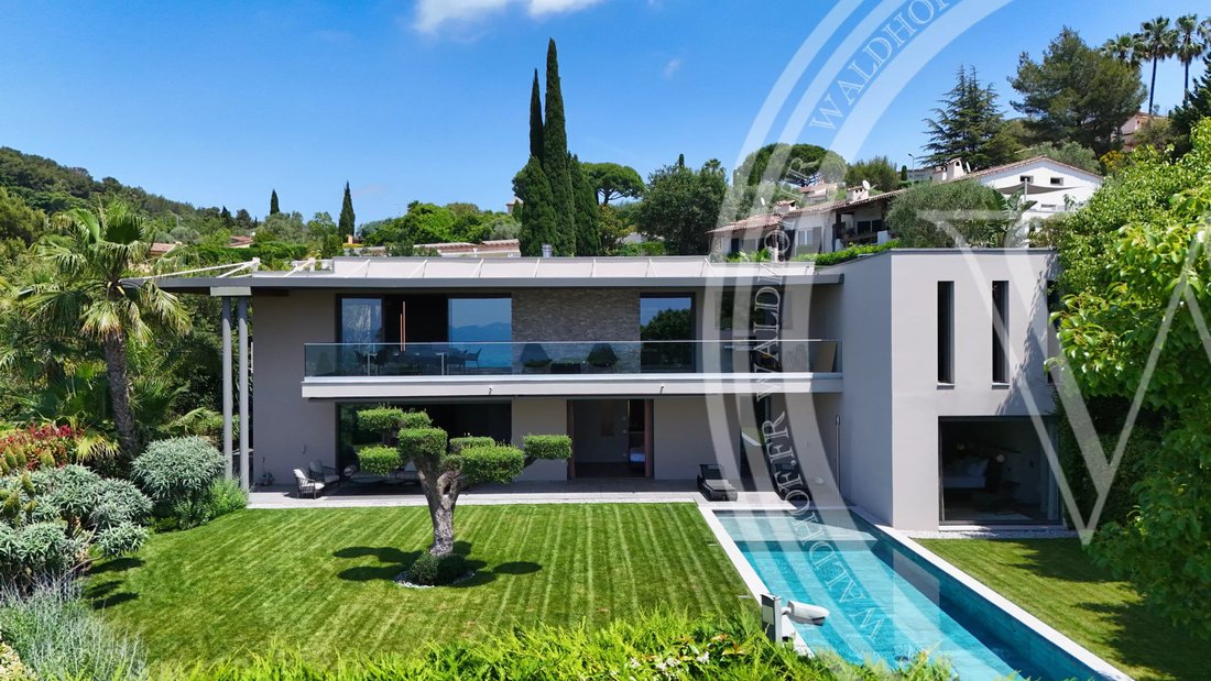 Villa in Cannes, Provence-Alpes-Côte d'Azur, France 1 - 15760089