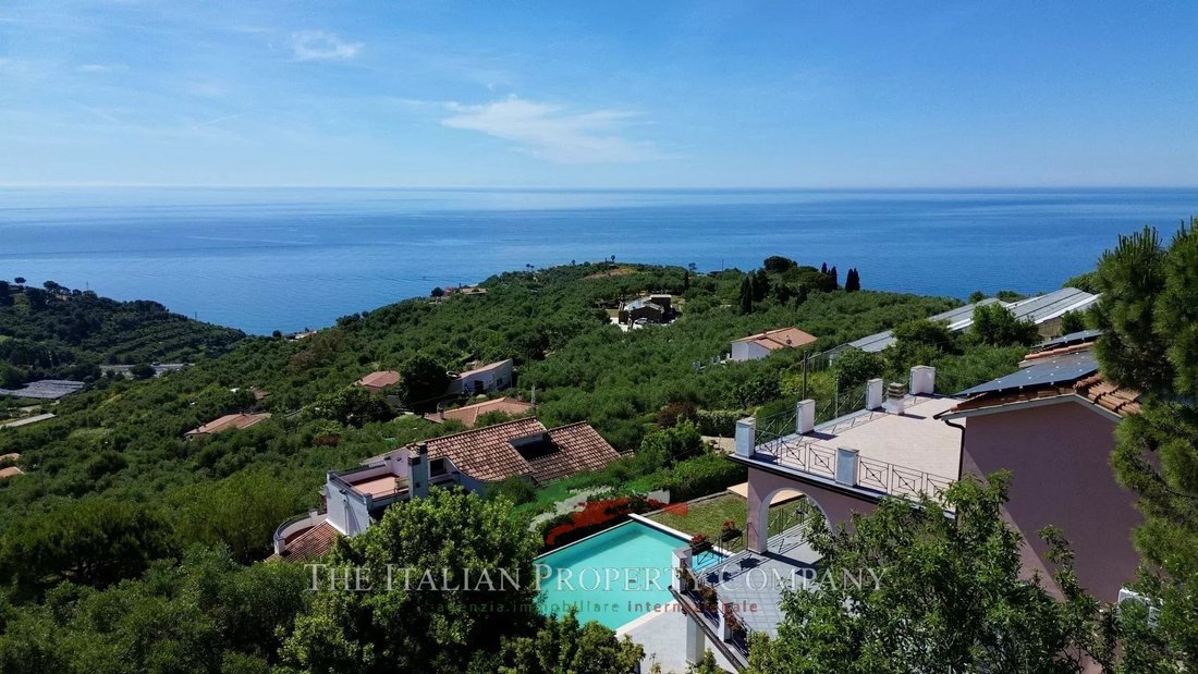 Villa in Piani-Torrazza, Imperia, Liguria 1 - 15759963