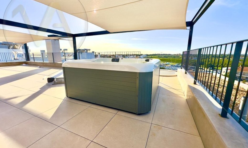 Visual Reference: 3 Bedroom Penthouse Box Pool Montenegro In Faro Faro District