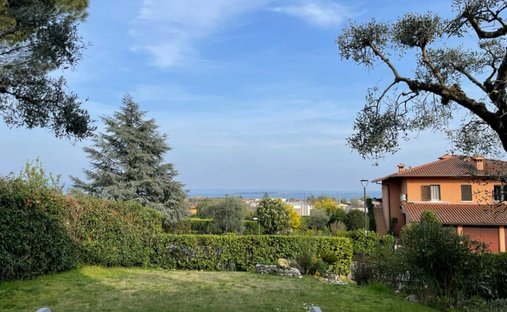 Villa in Historic Center, Padenghe sul Garda, Lombardy 1
