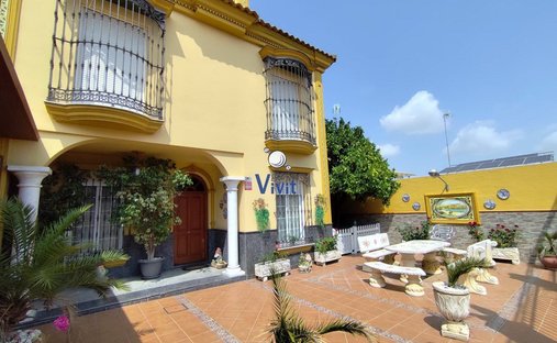 Chalet in Alcala de Guadaira, Andalusia, Spain 1