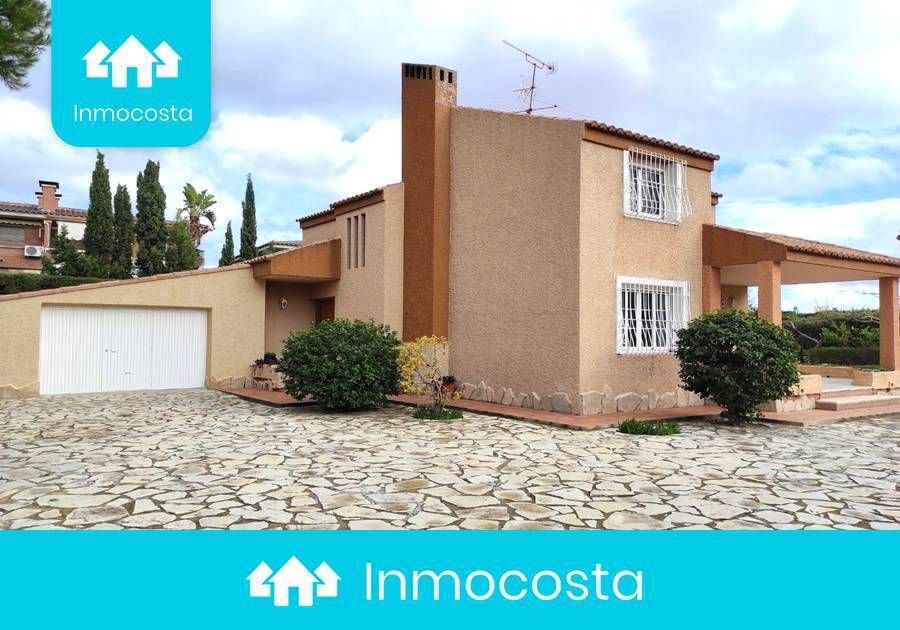 Chalet in Mutxamel, Valencian Community, Spain 1 - 15760576