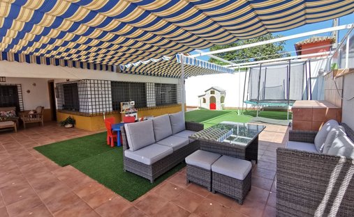 Chalet in Distrito Centro, Cordoba, Spain 1