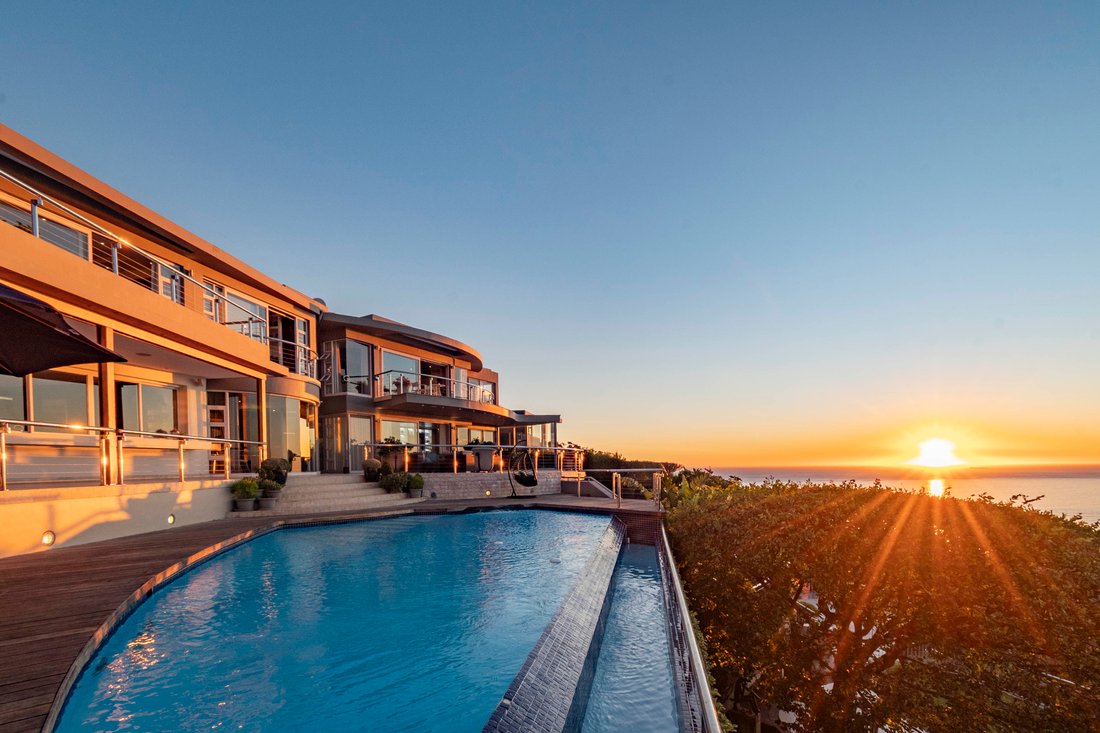 Villa in Bakoven, Cape Town, South Africa 1 - 15760379