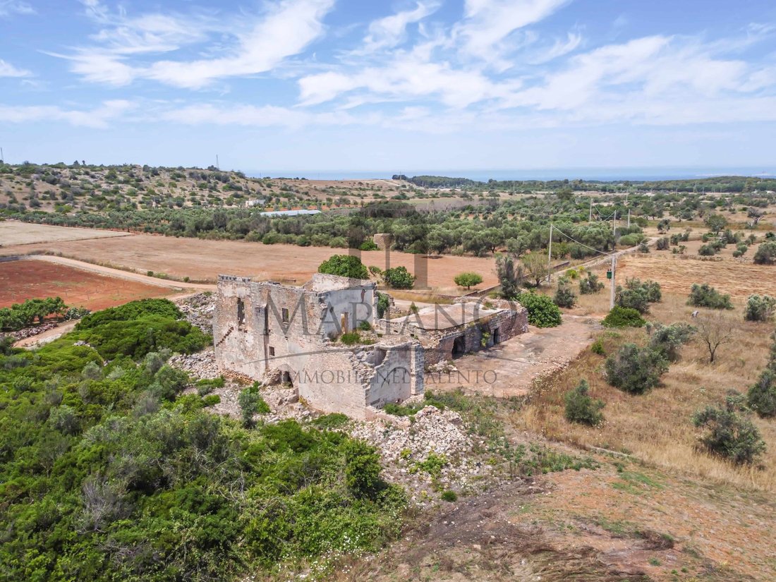 Rancho en Gallipoli, Apulia, Italia 2 - 15760446