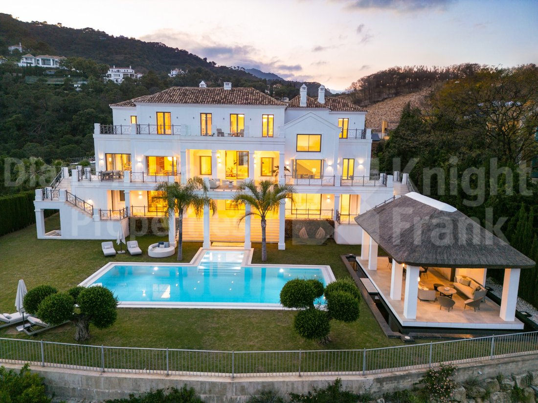 Villa in El Madroñal, Benahavis, Spain 1 - 15760979