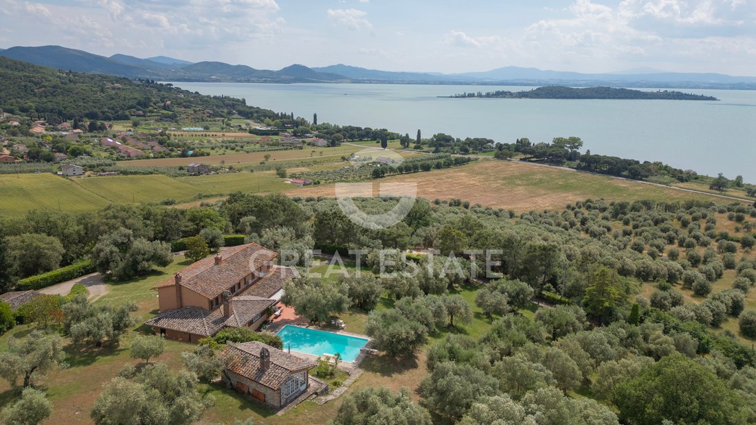 Estate in Magione, Umbria, Italy 1 - 15761649