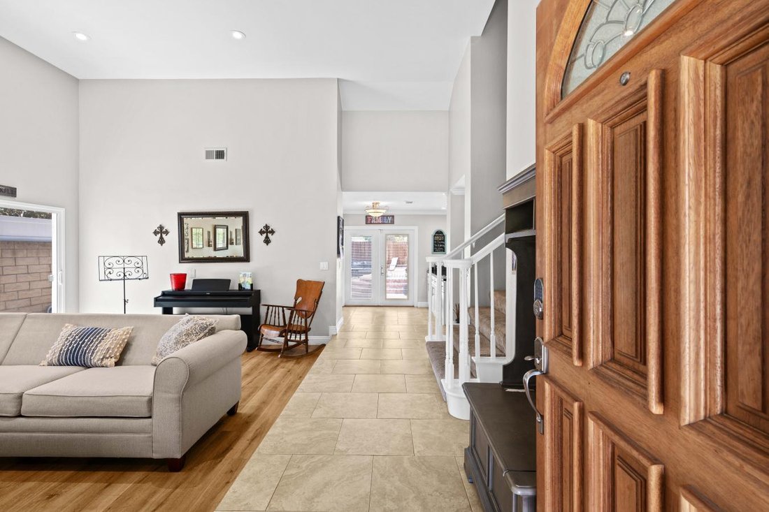 House in West Hills, California, United States 4 - 15762622