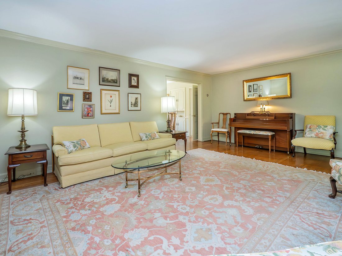 House in Port Washington, New York, United States 5 - 15760966