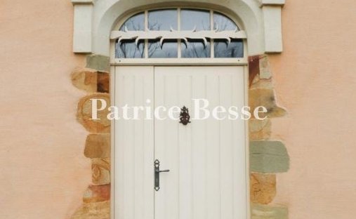 A Chateau From The 17th And 18th Centuries, Listed As A Regional Historical Monument, On