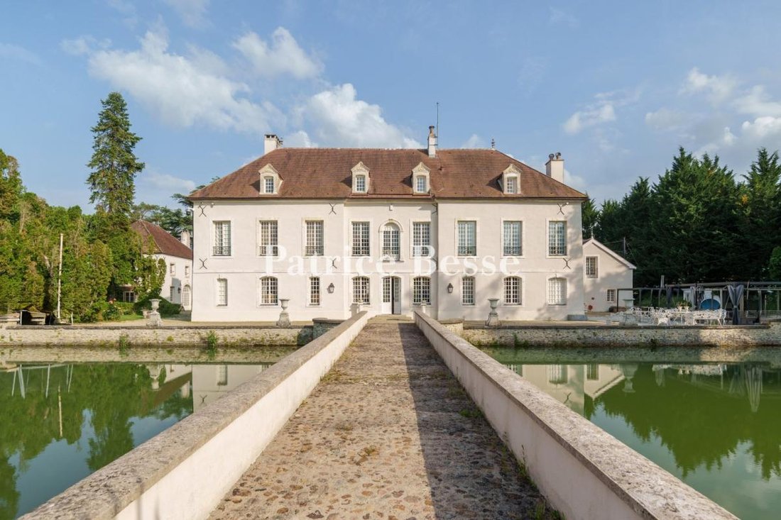 Le Château des Seigneurs: A 16th-Century Burgundian Jewel Guarded by Moats & Time