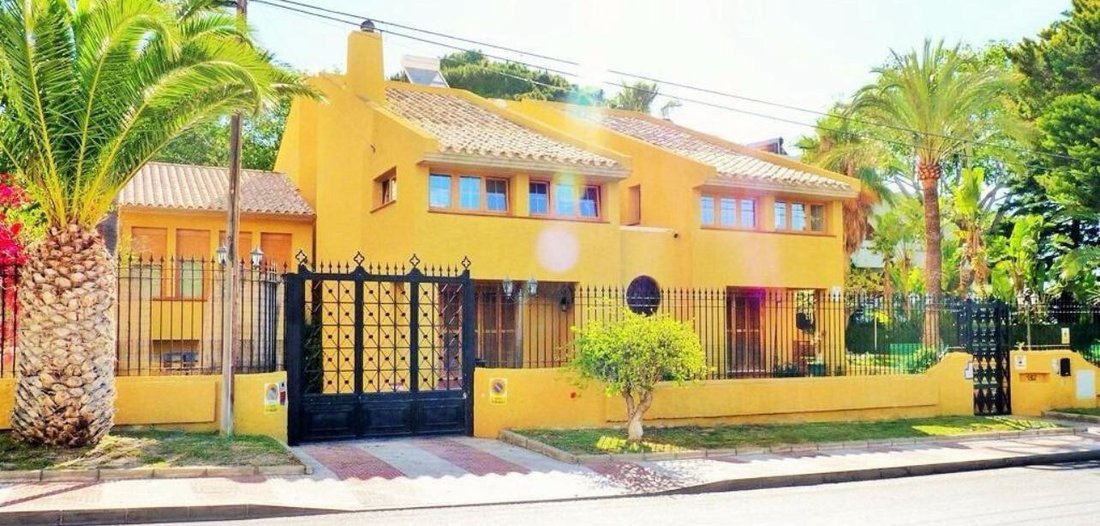 Chalet in Roquetas de Mar, Andalusia, Spain 1 - 15762861
