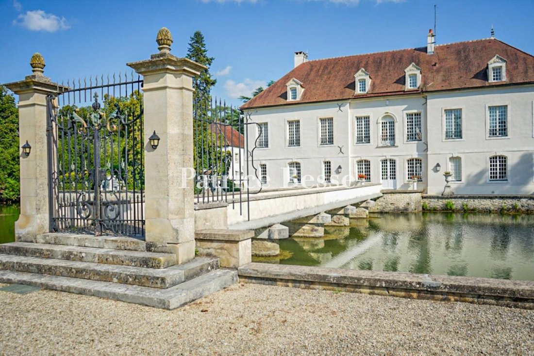Le Château des Seigneurs: A 16th-Century Burgundian Jewel Guarded by Moats & Time