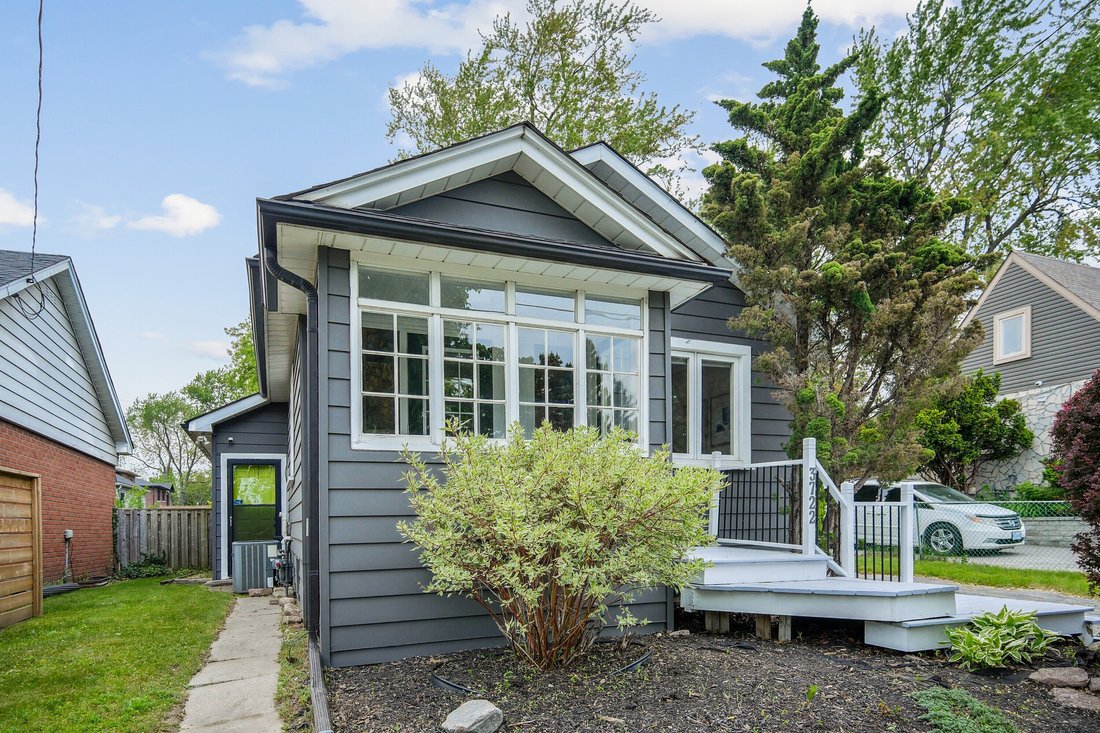 House in Toronto, Ontario, Canada 4 - 15761560