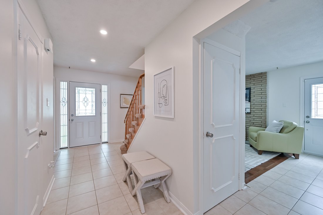 House in Toronto, Ontario, Canada 4 - 15761558