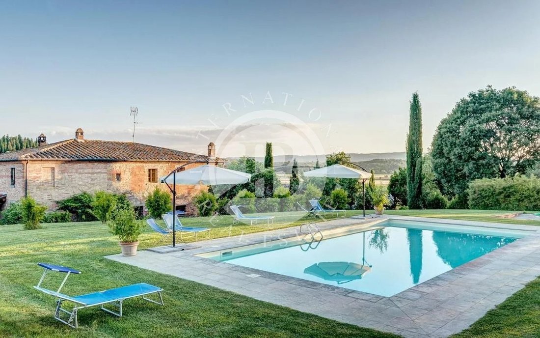 Villa in Foiano della Chiana, Tuscany, Italy 2 - 15760853
