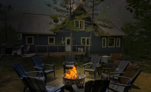 House in Honey Harbour, Ontario, Canada 1