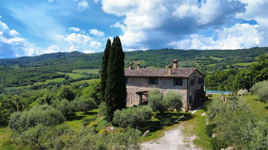 Estate in Monte Castello di Vibio, Umbria, Italy 2 - 15761519