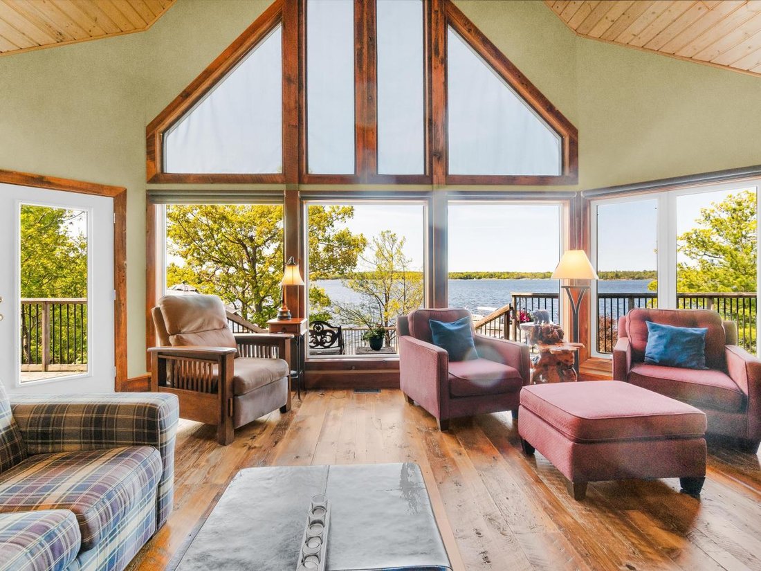 House in Honey Harbour, Ontario, Canada 5 - 15762614