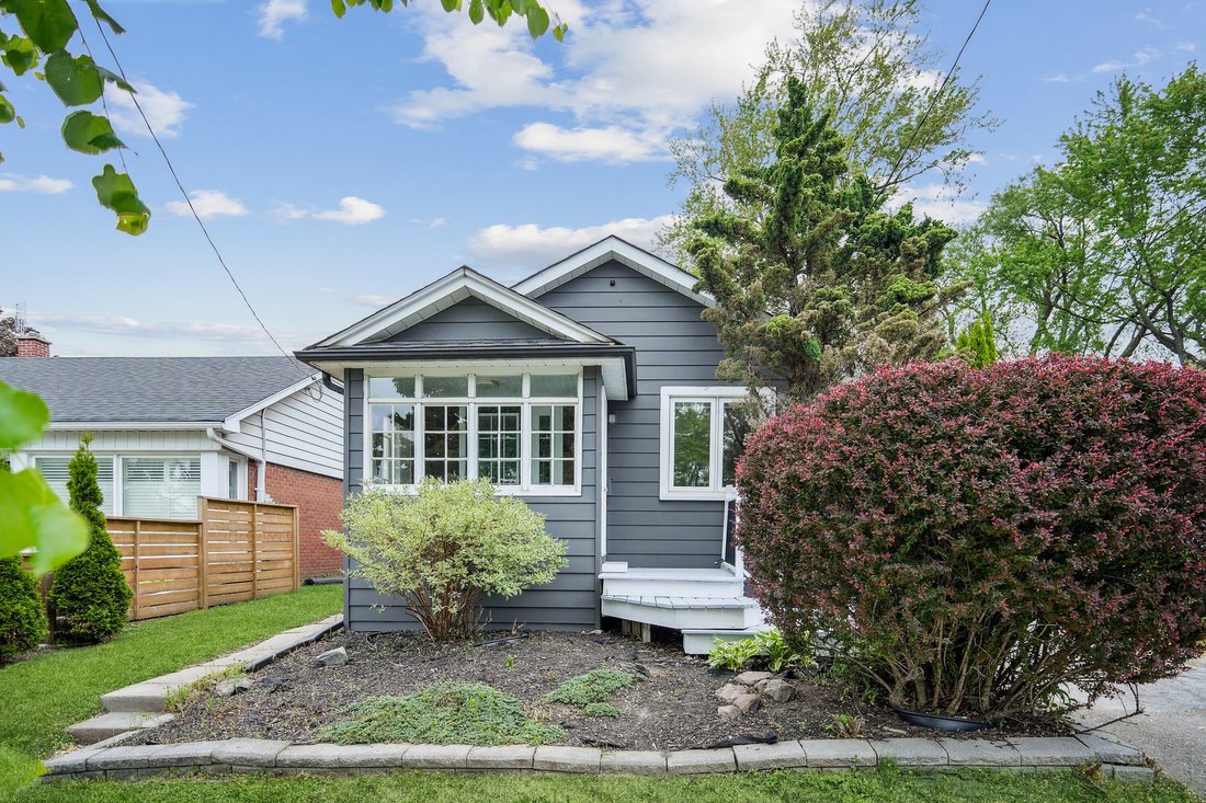 House in Toronto, Ontario, Canada 1 - 15761560