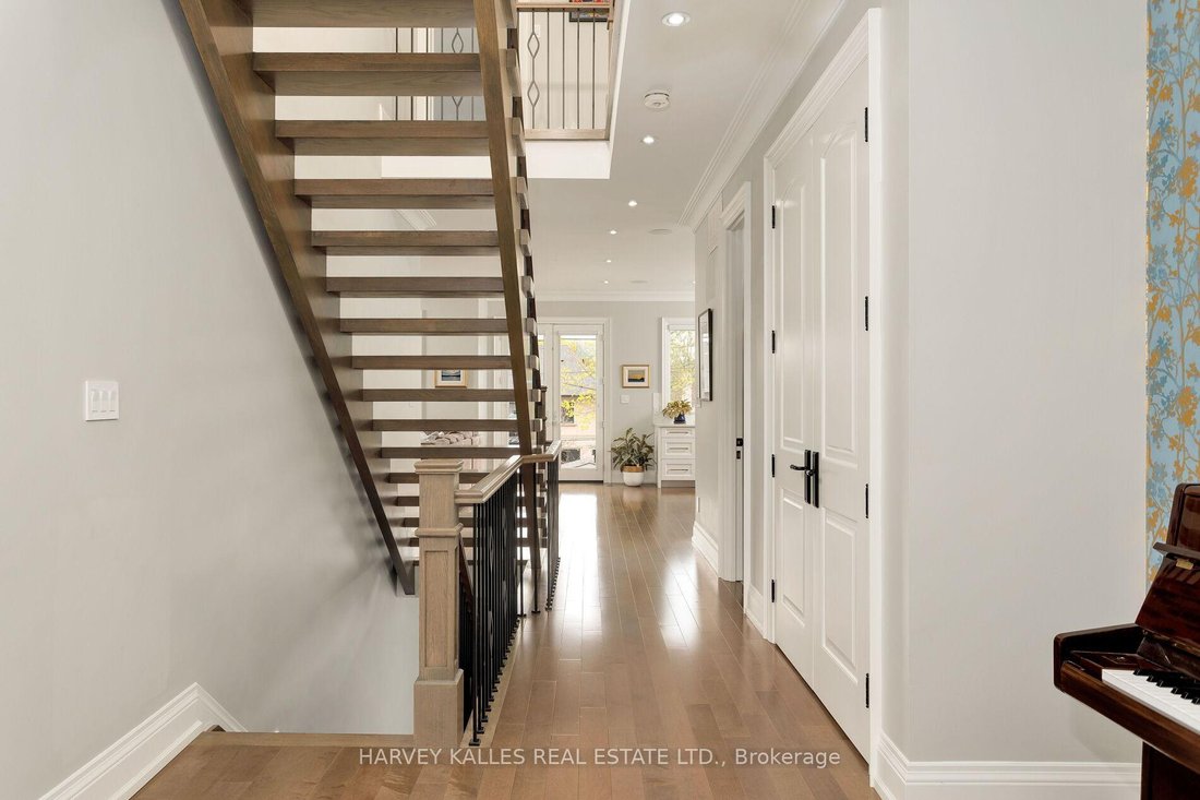 House in Toronto, Ontario, Canada 5 - 15761930