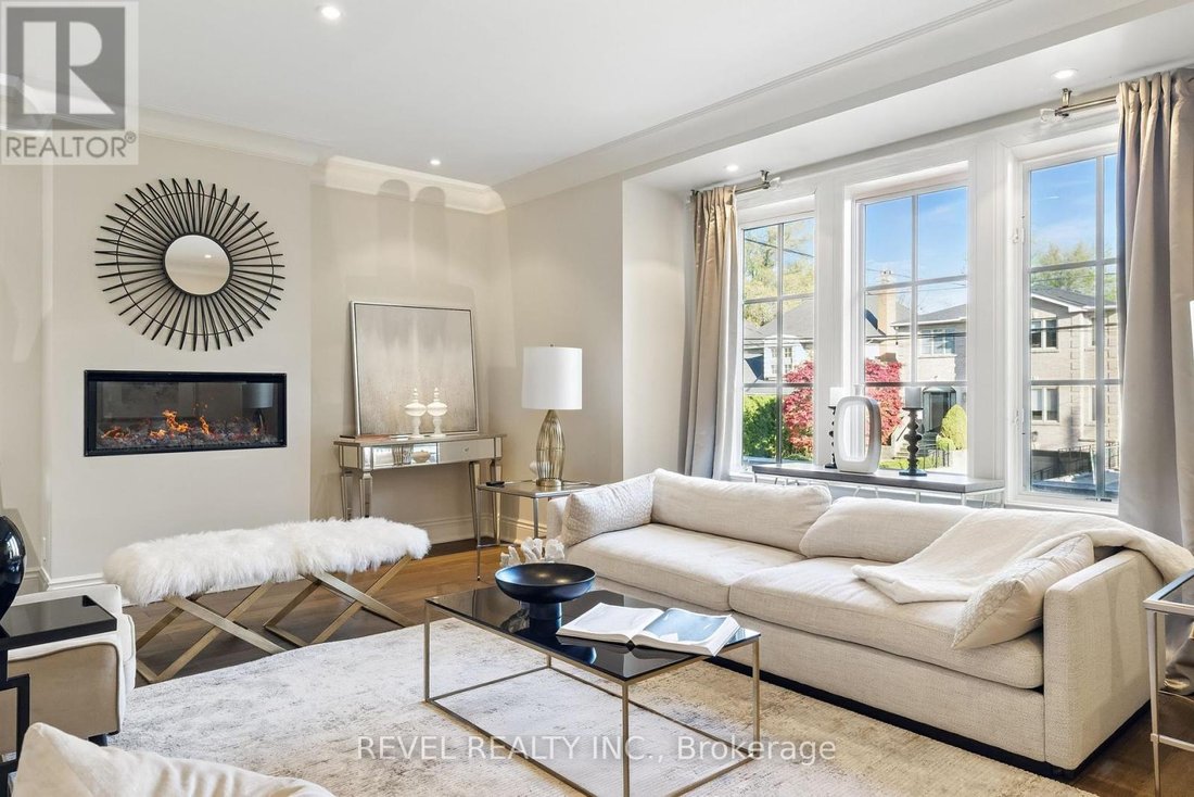 House in Toronto, Ontario, Canada 4 - 15762037