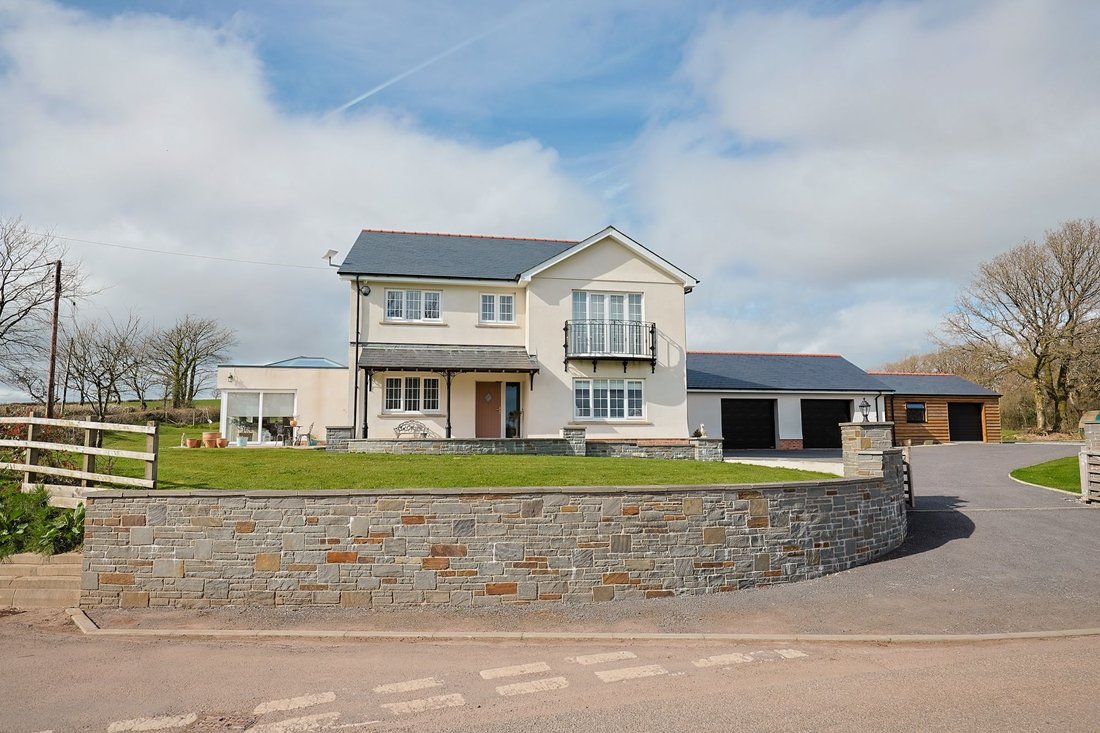 House in Llangyndeyrn, Wales 1 - 15761505