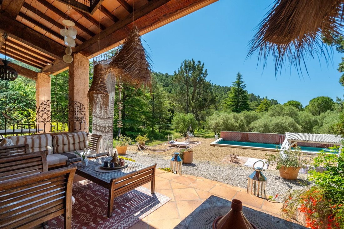 Maison à La Roquebrussanne, Provence-Alpes-Côte d'Azur, France 2 - 15660493