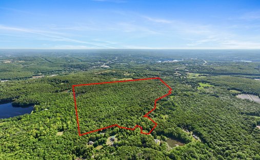 Land in Montville, Connecticut, United States 1
